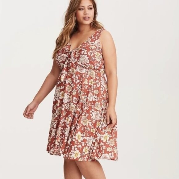 Torrid Women's Knee Length Dress size 1 (1X) Floral Front Tie Challis Red - Picture 1 of 11